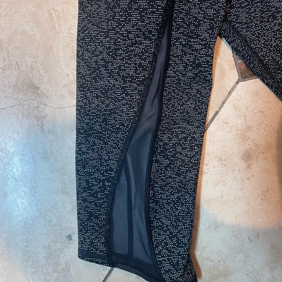 Lululemon Train Times Crop 17” Leggings Sz 2 Soundwave White Black/Black NWT - Picture 5 of 9